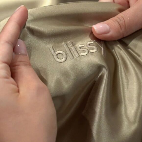 NWT Blissy Mulberry Taupe Silk Pillowcase size king with zipper - Picture 3 of 5